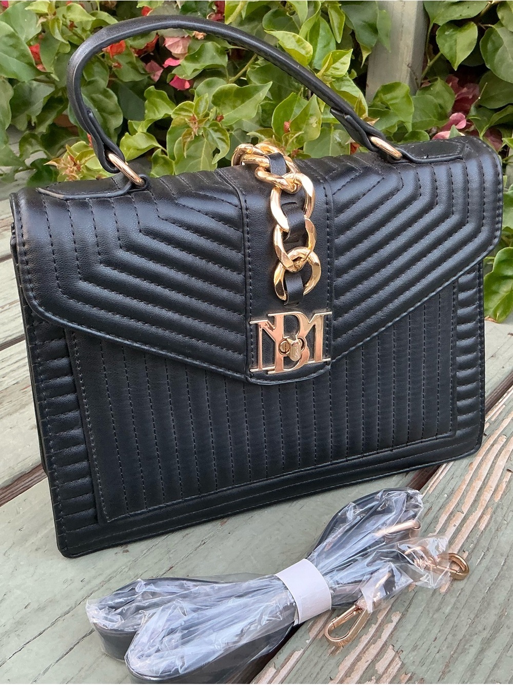 Badgley Mischka Handbag/Purse Soft Black Leather Diamond Quilted Flap Black/Gold